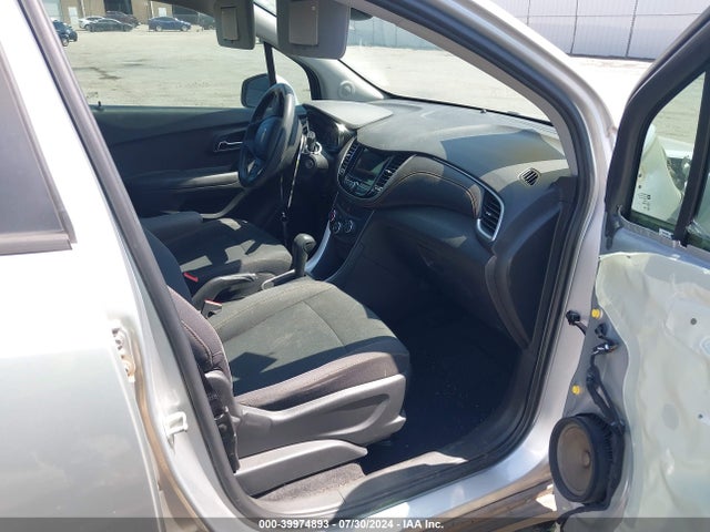 Chevrolet TRAX LS 2018 3GNCJKSB7JL191982 Image 5