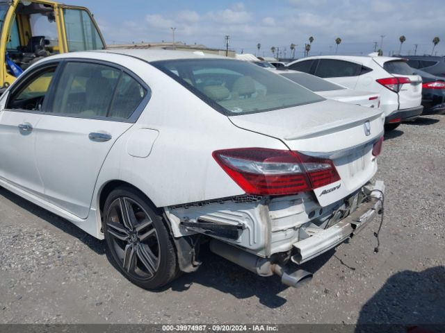 1HGCR3F9XGA026699 Honda Accord Touring