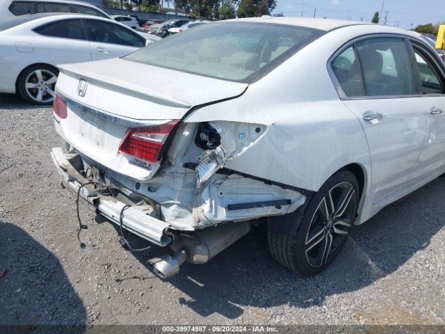 1HGCR3F9XGA026699 Honda Accord Touring