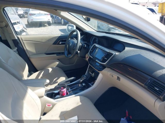 1HGCR3F9XGA026699 Honda Accord Touring