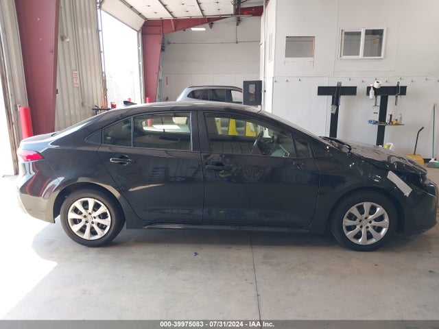 Toyota COROLLA LE 2022 JTDEPMAE7NJ220482 Image 13