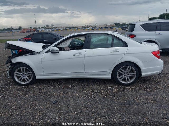 WDDGF4HB8EA964315 Mercedes-Benz C 250 Luxury/sport