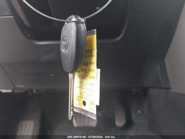 Toyota RAV4 LE 2018 2T3ZFREV3JW500861 Image 11