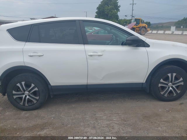 Toyota RAV4 LE 2018 2T3ZFREV3JW500861 Image 13