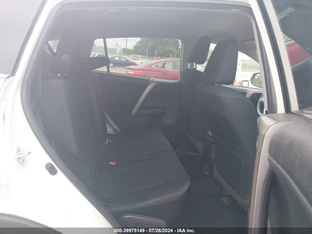 Toyota RAV4 LE 2018 2T3ZFREV3JW500861 Image 8