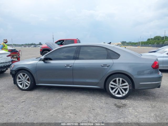 1VWLA7A3XKC012523 Volkswagen Passat 2.0t Wolfsburg Edition