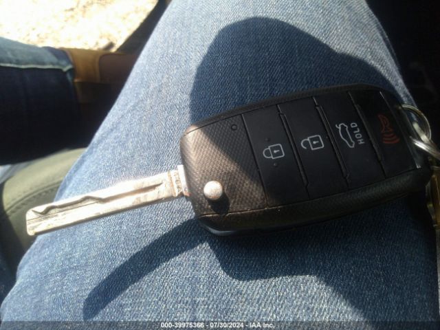 5XXGM4A75FG409866 KIA Optima Lx