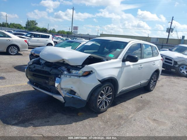 JA4AD2A31JZ027115 Mitsubishi Outlander Es