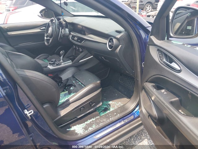 ZASFAKNN2J7B94439 Alfa Romeo Stelvio Ti Sport Awd