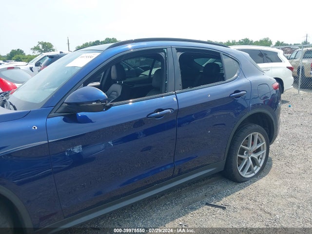 ZASFAKNN2J7B94439 Alfa Romeo Stelvio Ti Sport Awd