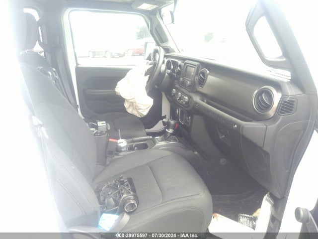 1C4HJXDG1JW274726 Jeep Wrangler Unlimited Sport 4x4