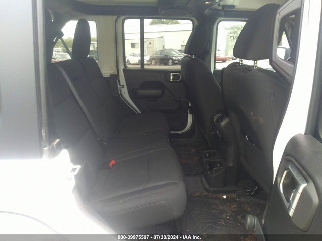 1C4HJXDG1JW274726 Jeep Wrangler Unlimited Sport 4x4