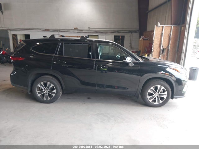 Toyota Highlander Xle 2022 5TDHZRBH4NS245288 Image 13