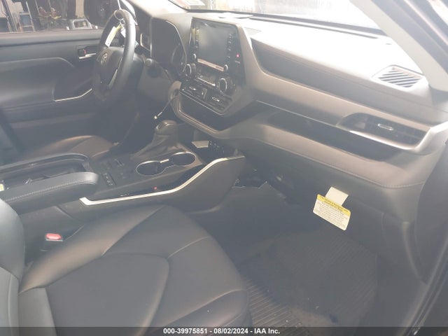 Toyota Highlander Xle 2022 5TDHZRBH4NS245288 Image 5