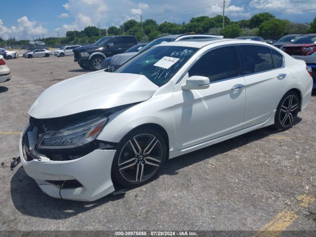 1HGCR3F9XHA016157 Honda Accord Touring V6