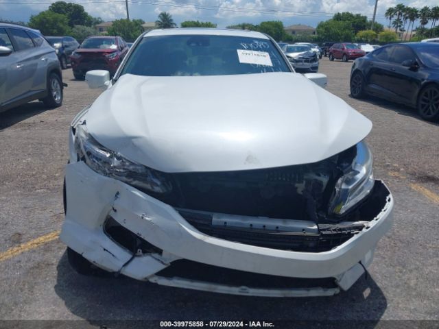 1HGCR3F9XHA016157 Honda Accord Touring V6