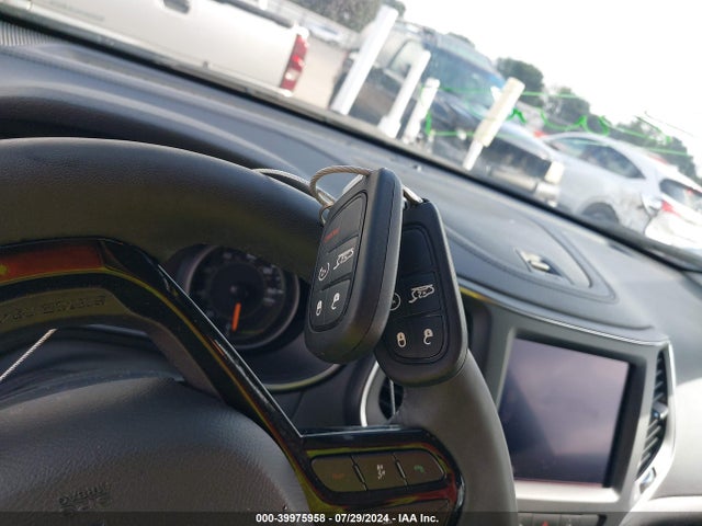 1C4PJMMB2PD115135 Jeep Cherokee Altitude Lux 4x4