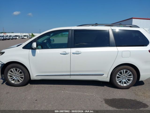 5TDYK3DCXGS762990 Toyota Sienna Xle Premium 8 Passenger