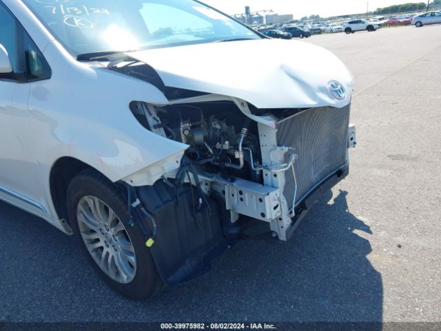 5TDYK3DCXGS762990 Toyota Sienna Xle Premium 8 Passenger