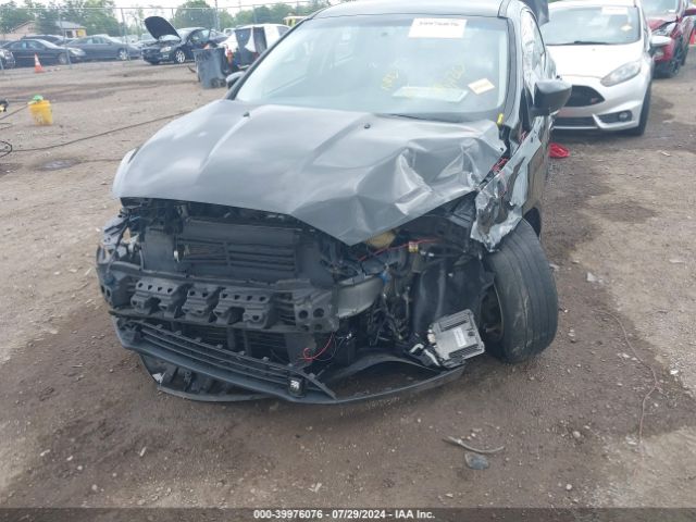 1FADP3FE2JL210087 Ford FOCUS SE