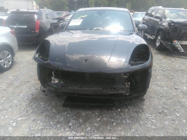 2018 PORSCHE MACAN WP1AA2A54JLB18364 Photo 5