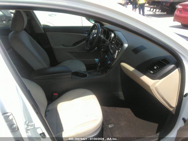 KNAGM4A73F5532437 KIA Optima Lx