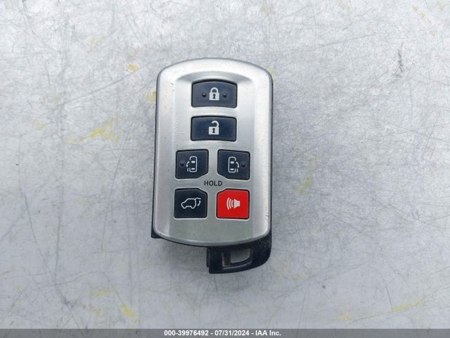 Toyota Sienna Xle 7 Passenger 2014 5TDDK3DCXES088691 Image 11
