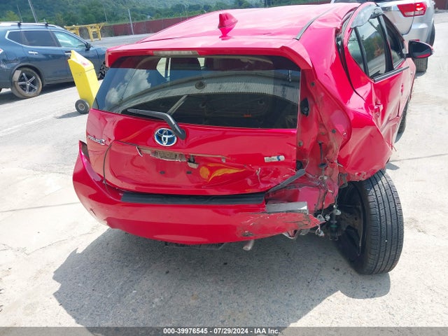 Toyota Prius C Three 2016 JTDKDTB31G1131190 Image 6