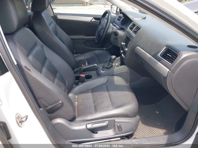 3VWD17AJ7EM304118 Volkswagen Jetta 1.8t Se