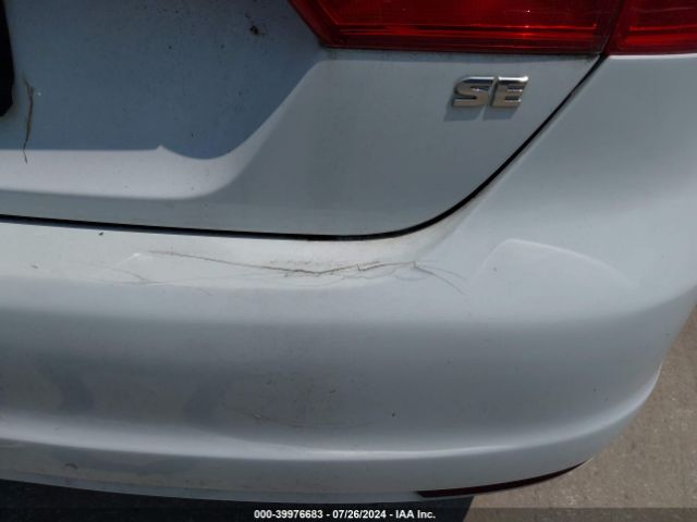 3VWD17AJ7EM304118 Volkswagen Jetta 1.8t Se