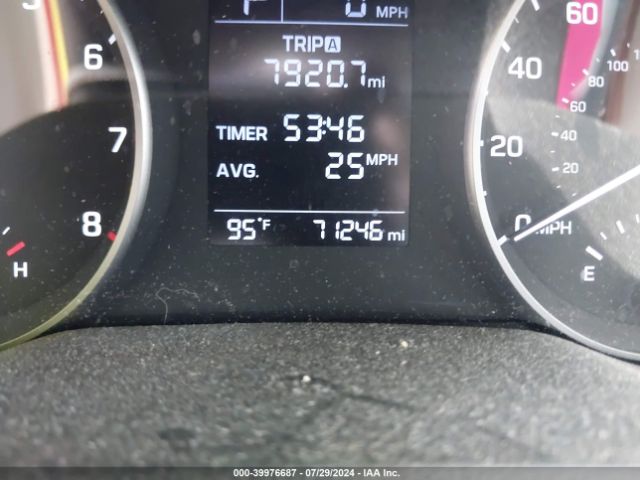 5NPD74LF4JH385586 Hyundai ELANTRA SE
