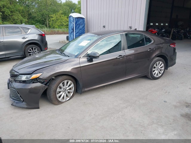 Toyota CAMRY LE 2019 4T1B11HK8KU844666 Image 2