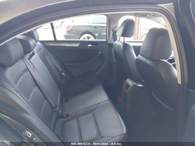 3VWDB7AJ4JM247948 Volkswagen Jetta 1.4t Se/1.4t Wolfsburg Edition