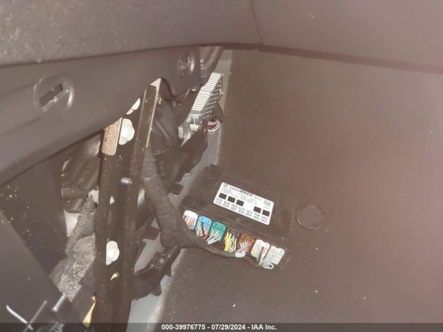 2GNAXJEV4J6288325 Chevrolet EQUINOX LT