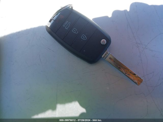 KNAGM4A76F5650384 KIA Optima Lx