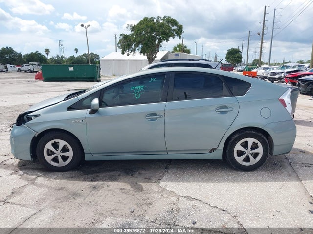 Toyota Prius Two 2015 JTDKN3DU1F1881299 Image 13