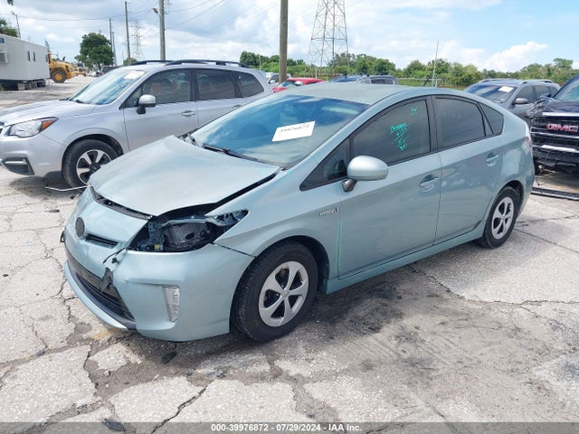 Toyota Prius Two 2015 JTDKN3DU1F1881299 Image 2