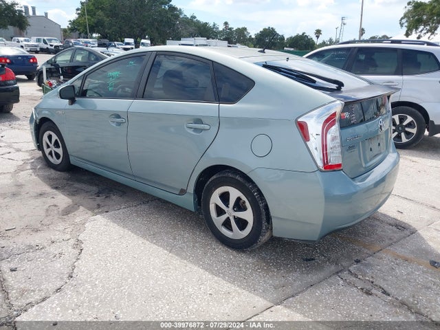Toyota Prius Two 2015 JTDKN3DU1F1881299 Image 3