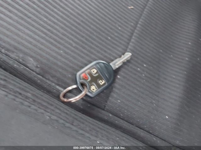 1ZVBP8EM2E5220083 Ford Mustang V6
