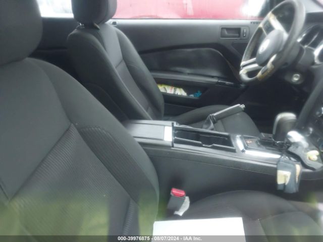 1ZVBP8EM2E5220083 Ford Mustang V6