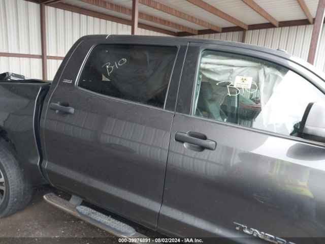 5TFEM5F16KX136506 Toyota Tundra Sr5 4.6l V8