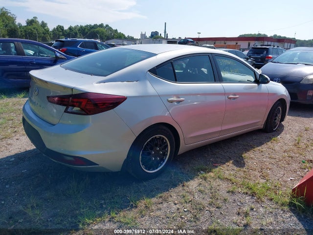 Hyundai ELANTRA SE 2019 5NPD74LF0KH432307 Image 4
