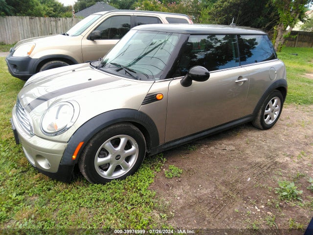 2009 MINI COOPER WMWMF33599TW77548 Photo 1