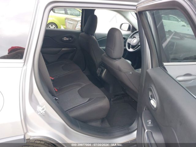 1C4PJLCB1KD323883 Jeep Cherokee Latitude Fwd