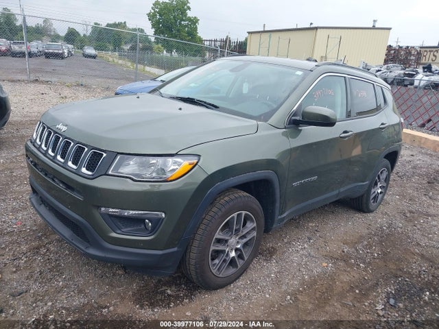 3C4NJDBB8JT252558 Jeep Compass Latitude 4x4