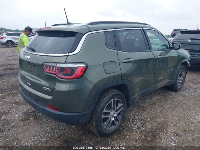 3C4NJDBB8JT252558 Jeep Compass Latitude 4x4