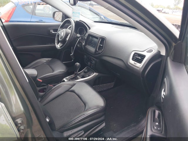 3C4NJDBB8JT252558 Jeep Compass Latitude 4x4