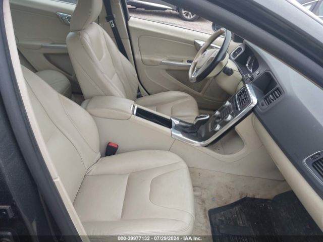YV1612TK6G2393947 Volvo S60 T5 Premier
