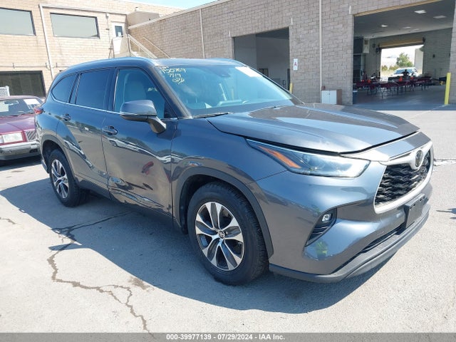 Toyota Highlander Xle 2021 5TDHZRAH4MS515328 zdjęcie główne