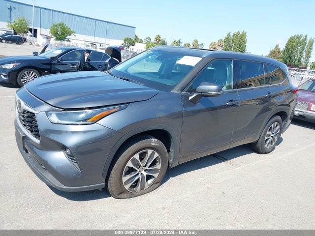 Toyota Highlander Xle 2021 5TDHZRAH4MS515328 Image 2